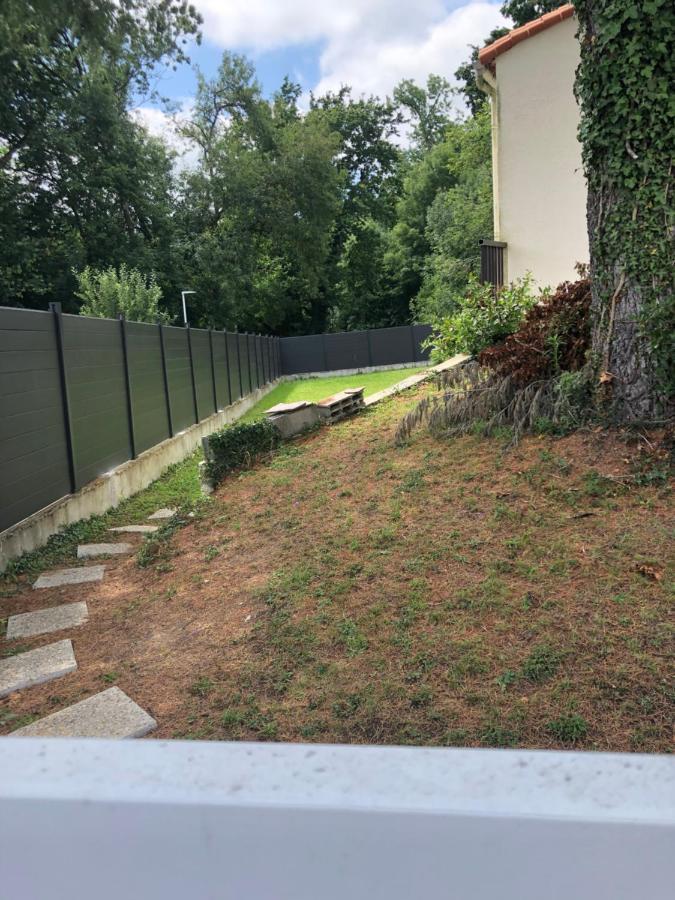 Appartement Donnant Sur Jardin Avec Terrasse. *