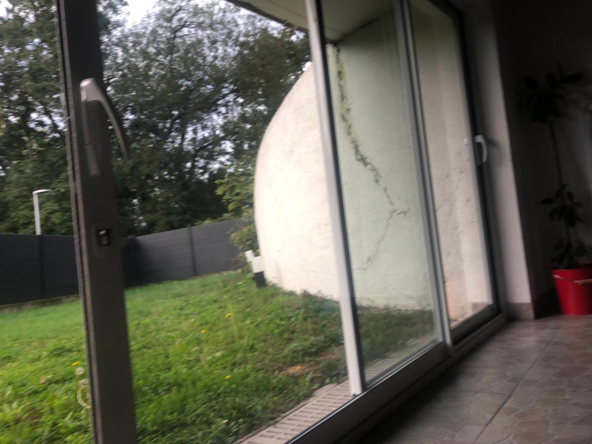 Donnant Sur Jardin Avec Terrasse. *